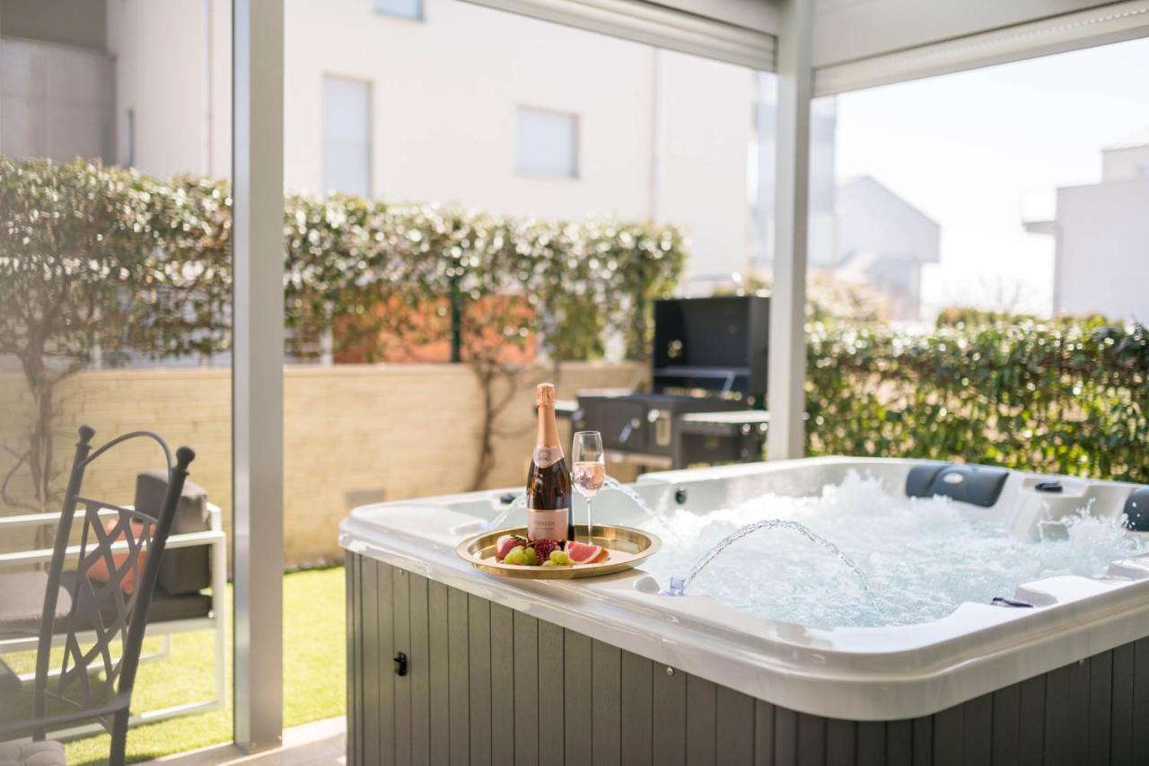Apt Gioan Novigrad, 500M To Sea, Private Heated Jacuzzi, Bbq, Private Parking Novigrad  Exterior photo